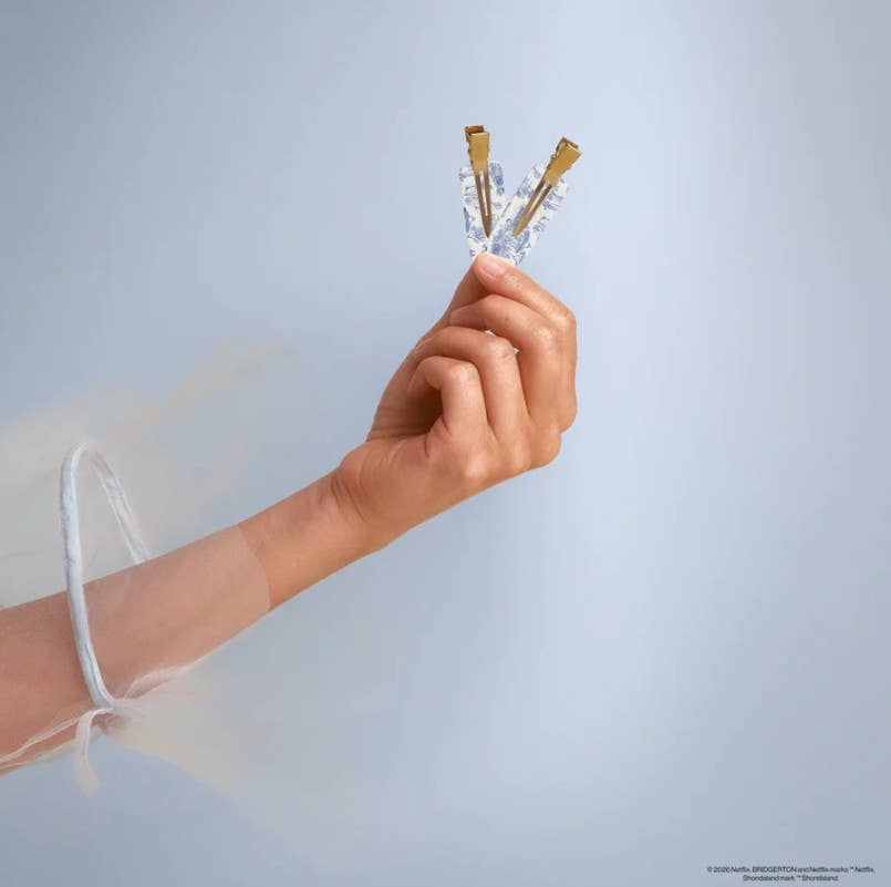 Bridgerton x Kitsch Creaseless Clips in Toile in Bloom