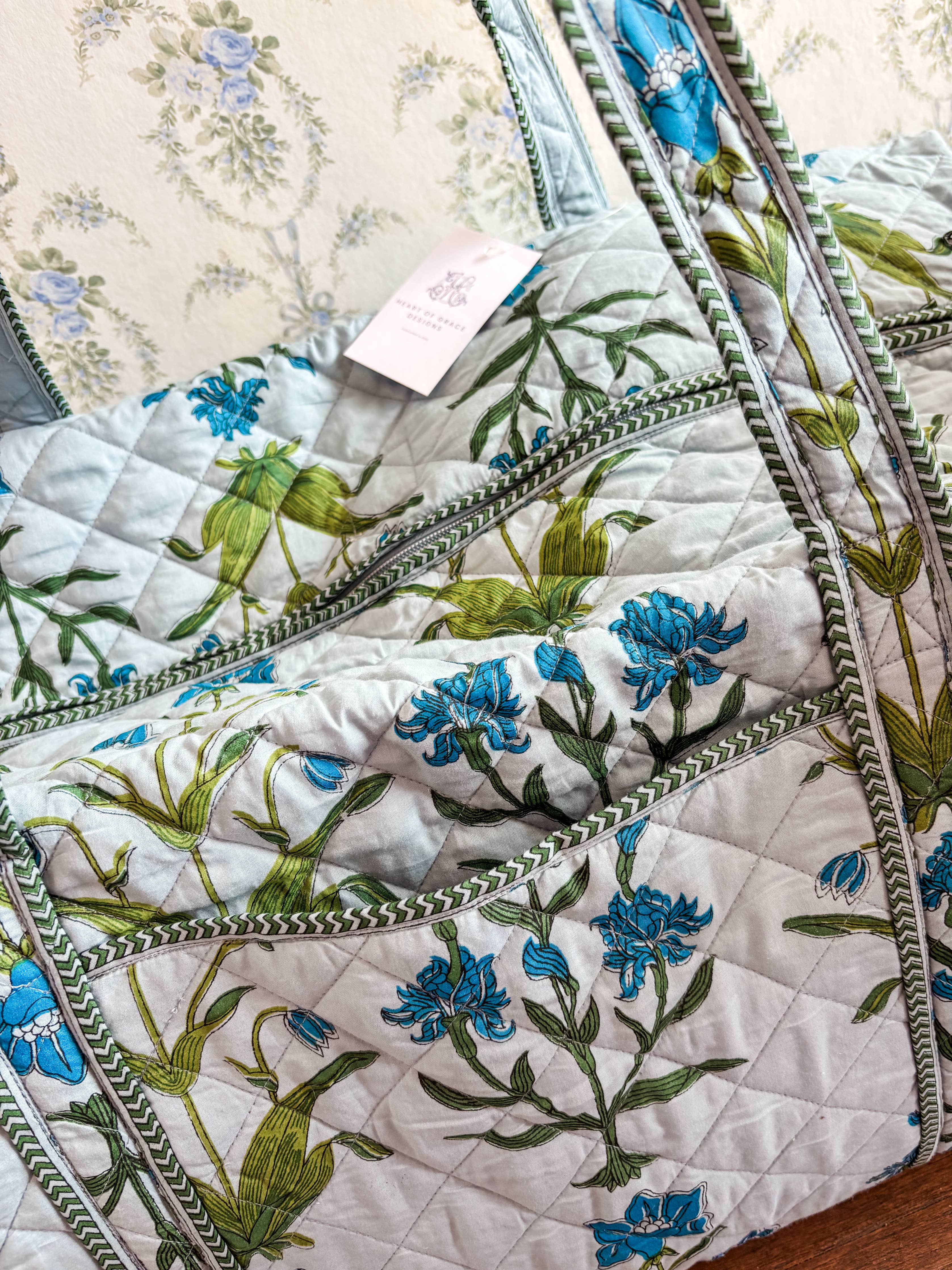 Iris Luxe XL Quilted Duffle Bag