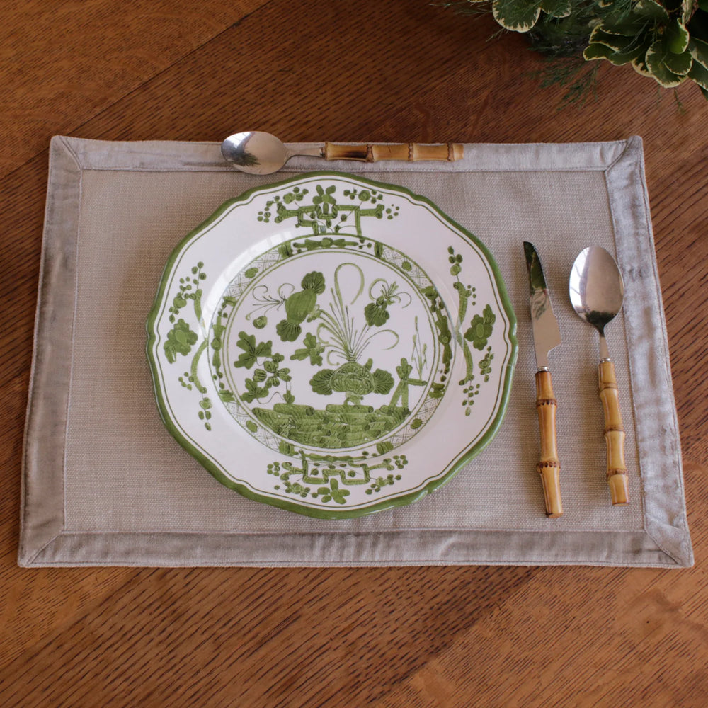 VIDA Faenza 9" Salad Plate in White & Green By Beatriz Ball