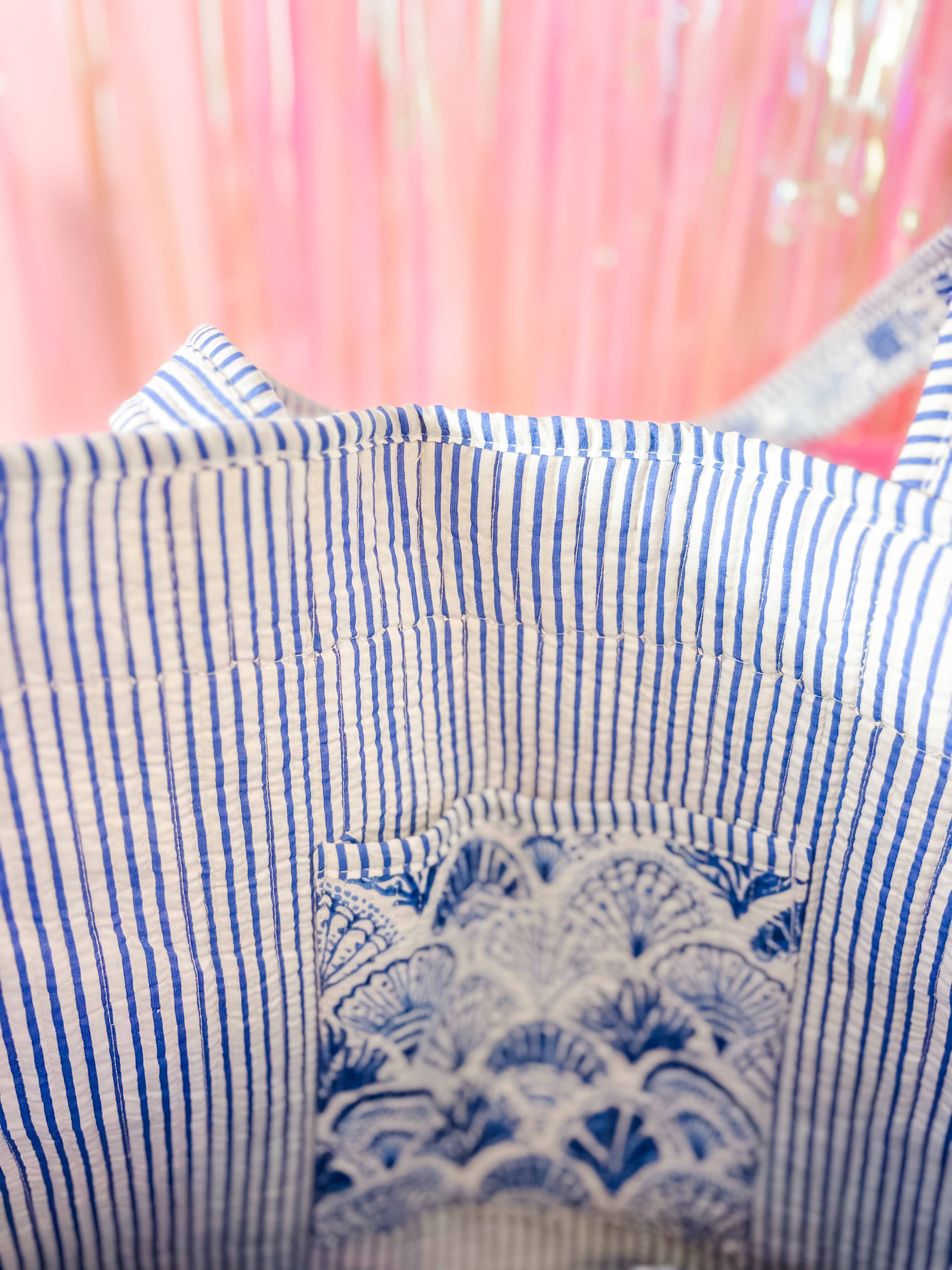 Calico Scallop Quilted Tote Bag 