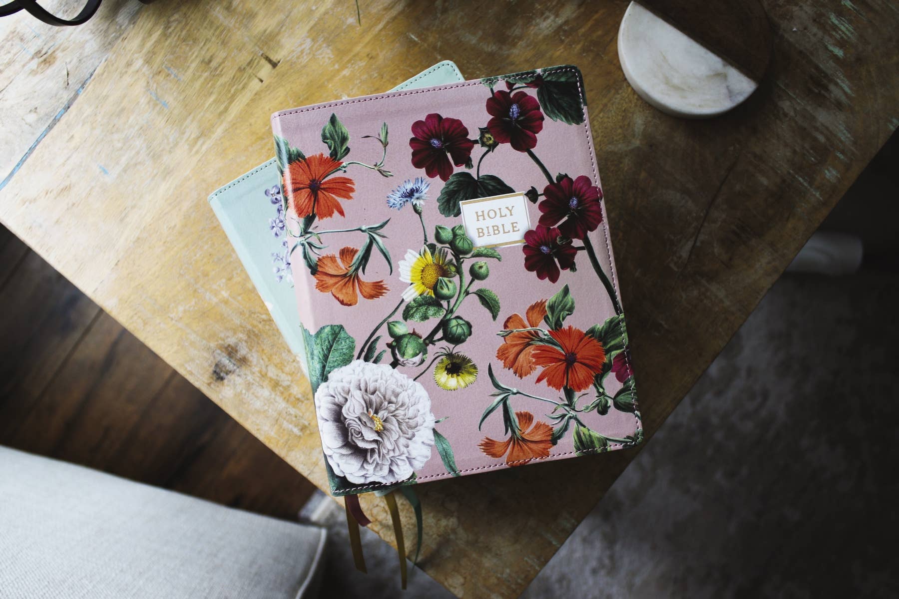 NIV Artisan Collection Bible Large Print Leathersoft Sage Floral