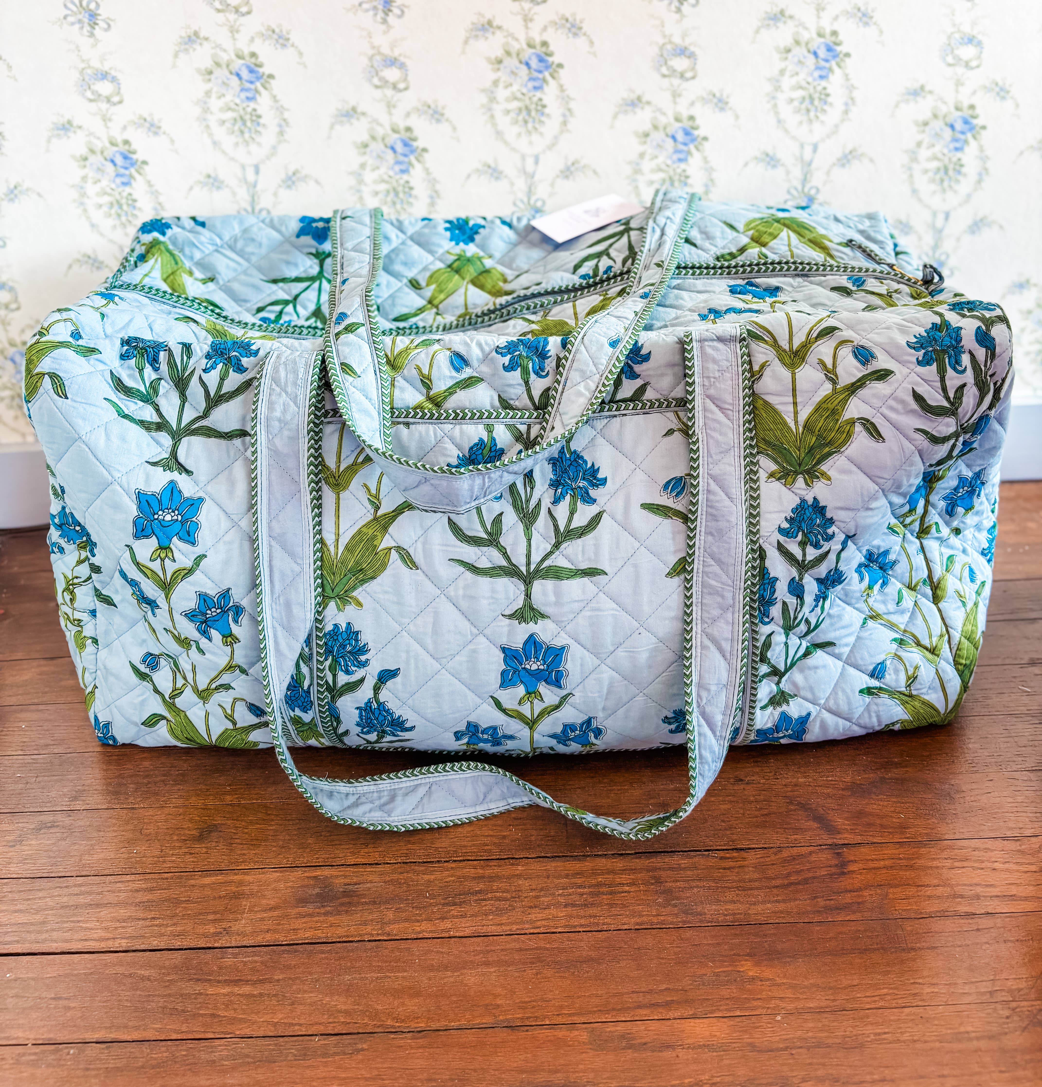 Iris Luxe XL Quilted Duffle Bag