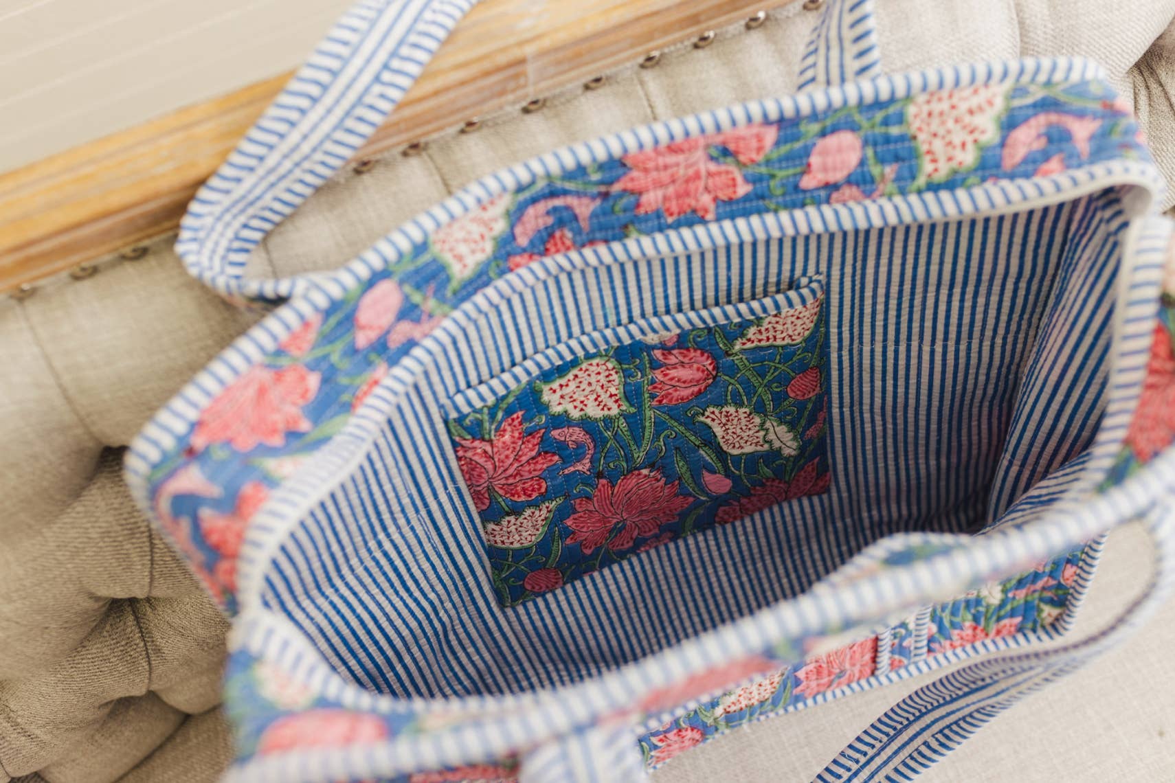 Seascape-Large Quilted Zipper Tote Bag