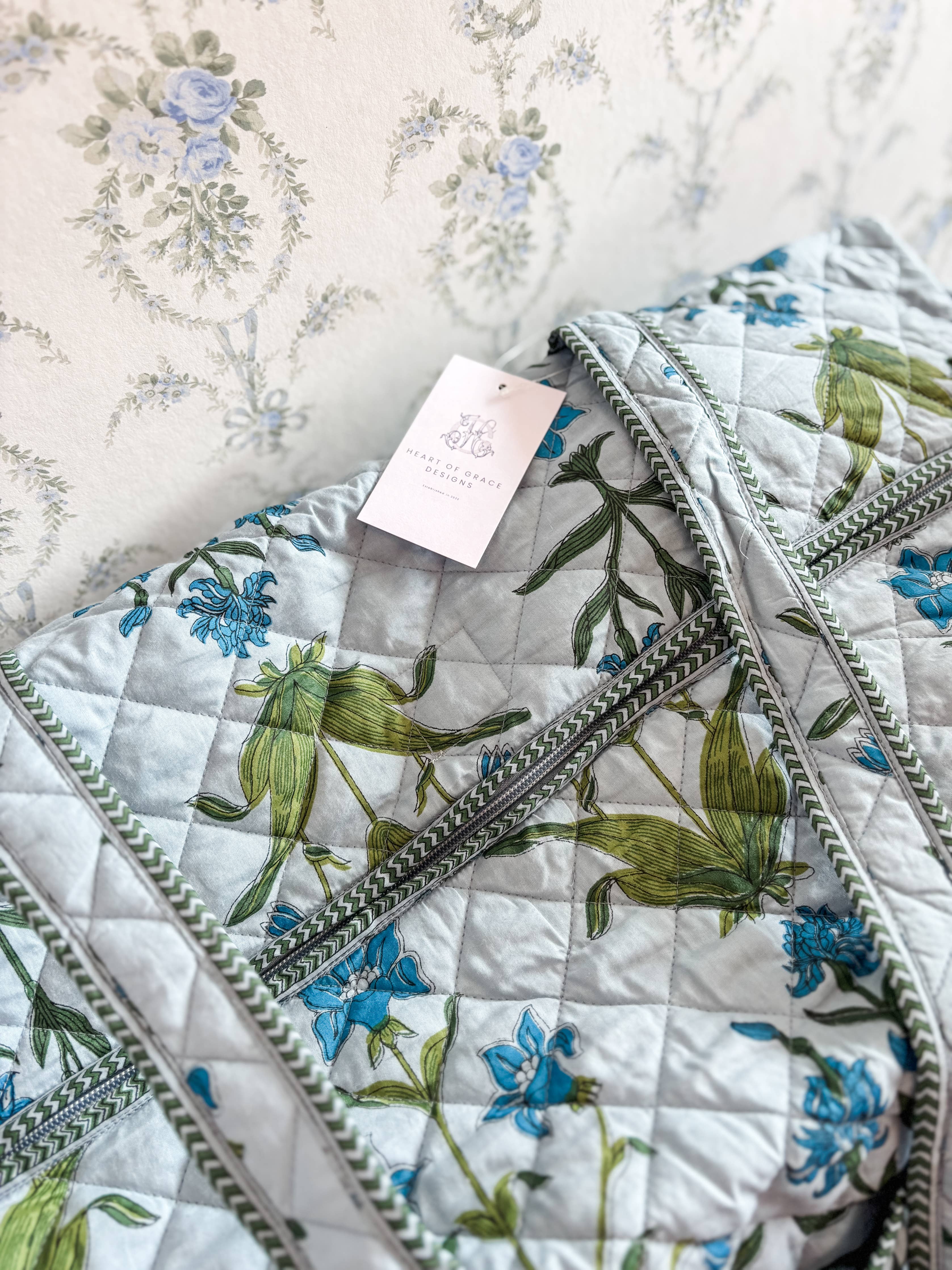 Iris Luxe XL Quilted Duffle Bag