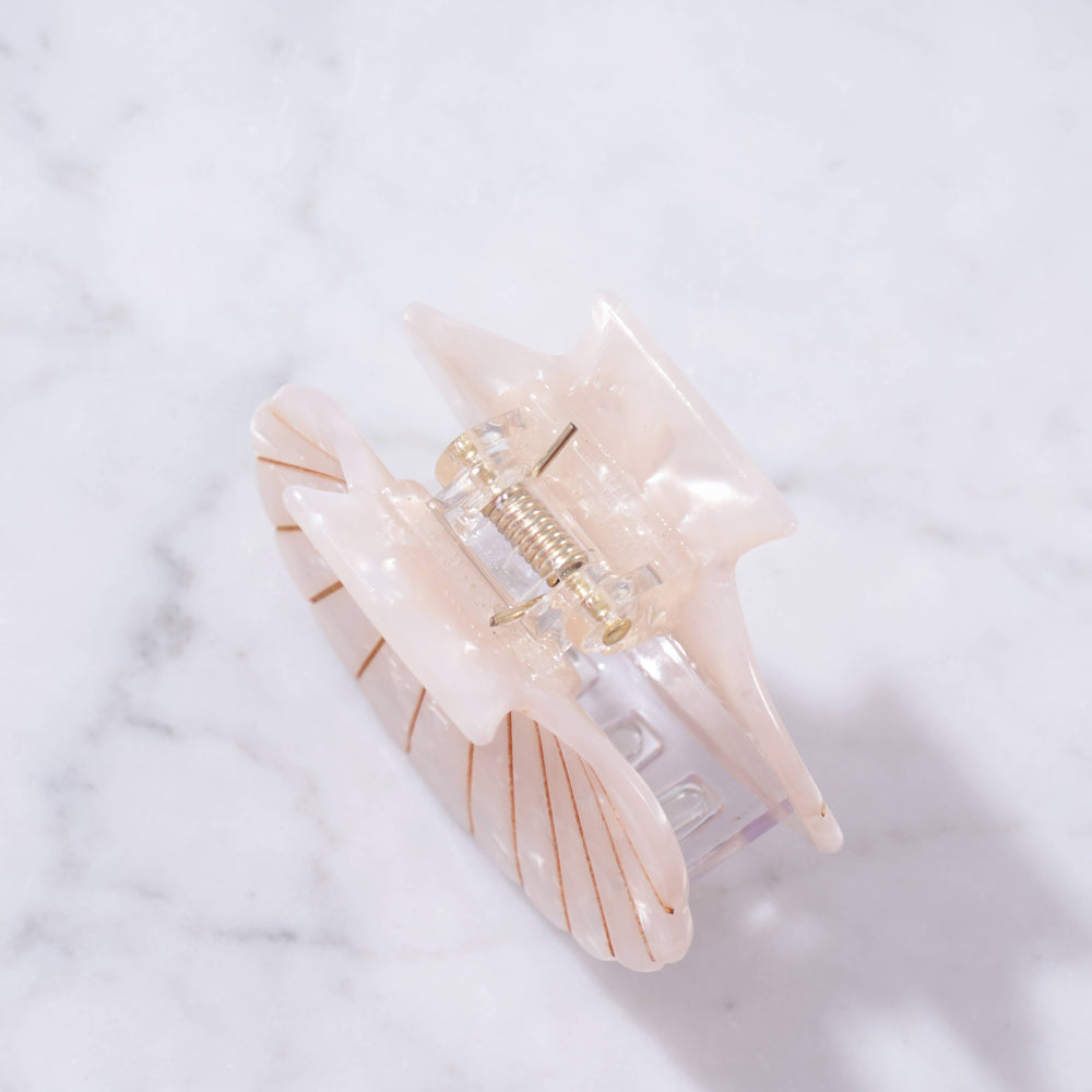 Eco-Friendly Large Scallop Shell Hair Clip: Pearl