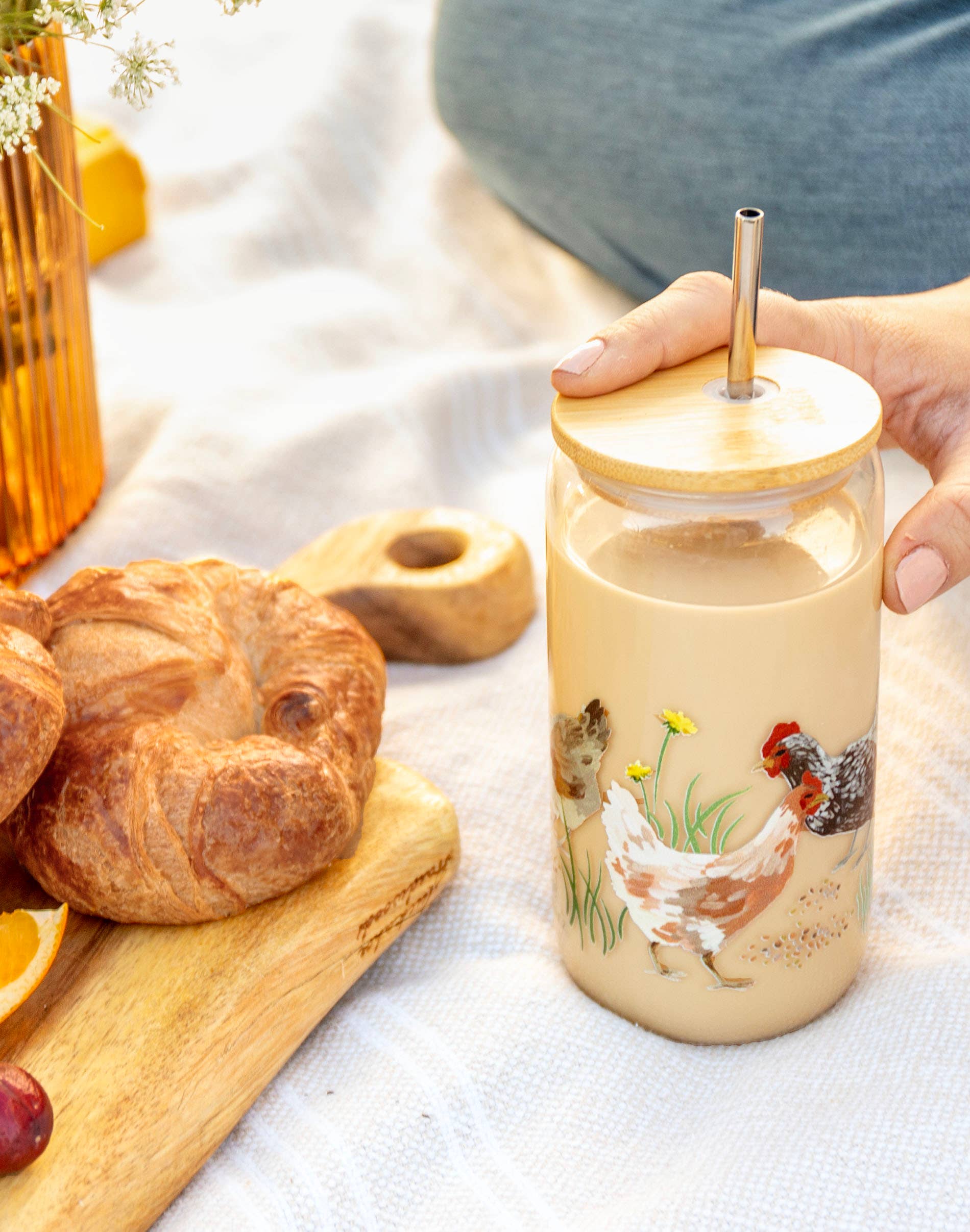 Water Color Hen Glass Can