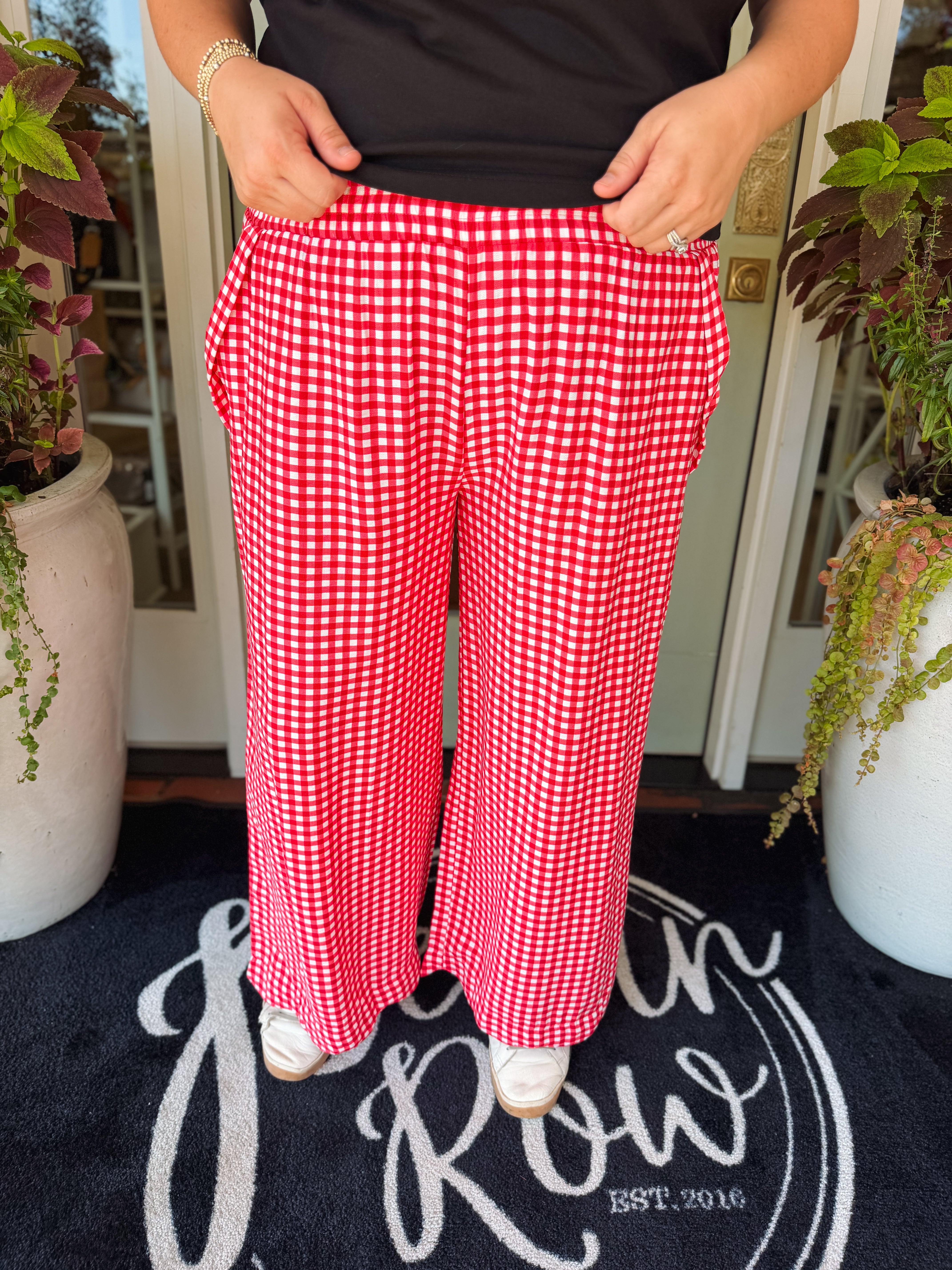 The Remi Gingham Scallop Hem Pants in Red (XL-2X)