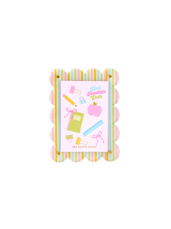 scalloped 2x3 frame striped