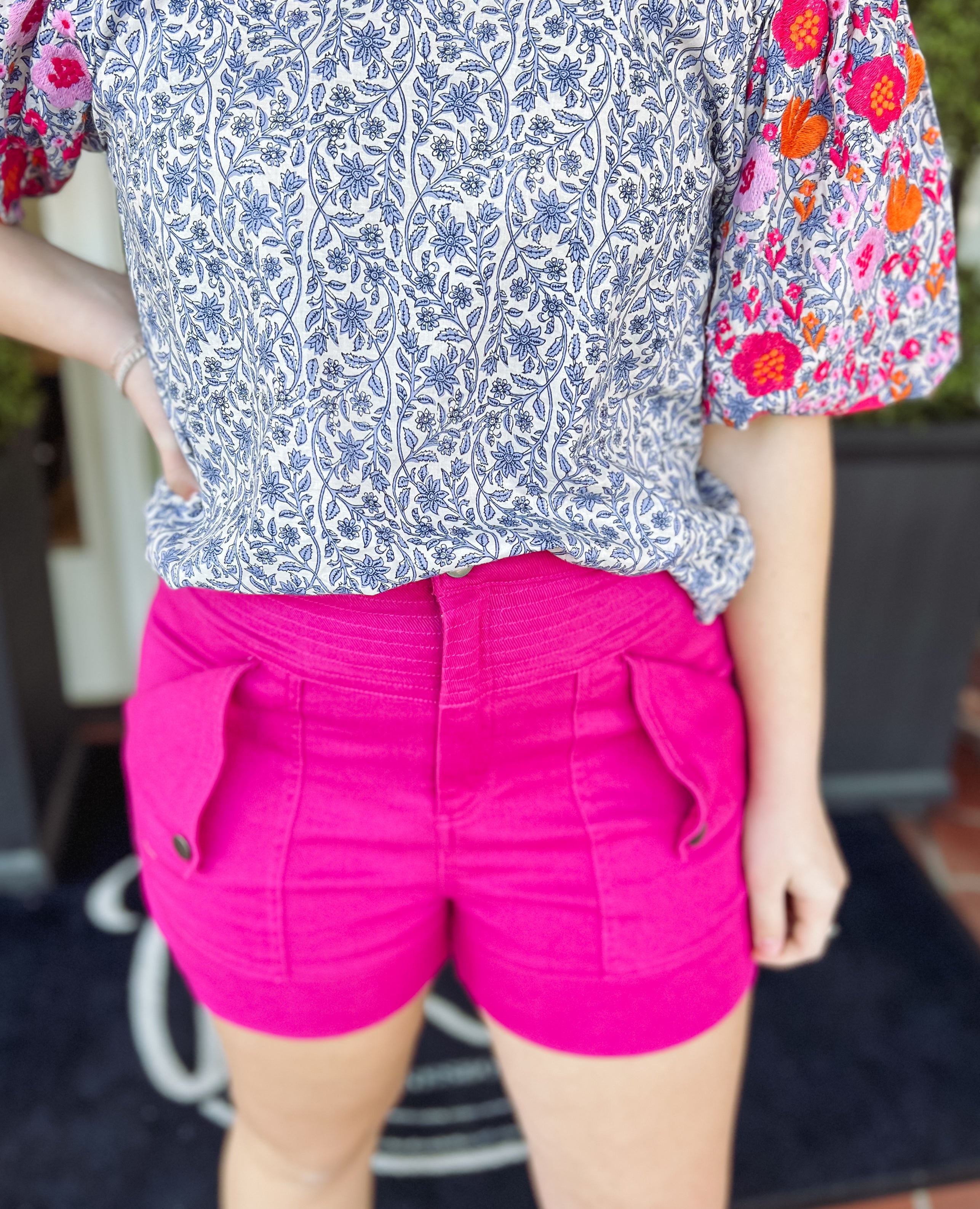 The Anslee Shorts in Fuchsia