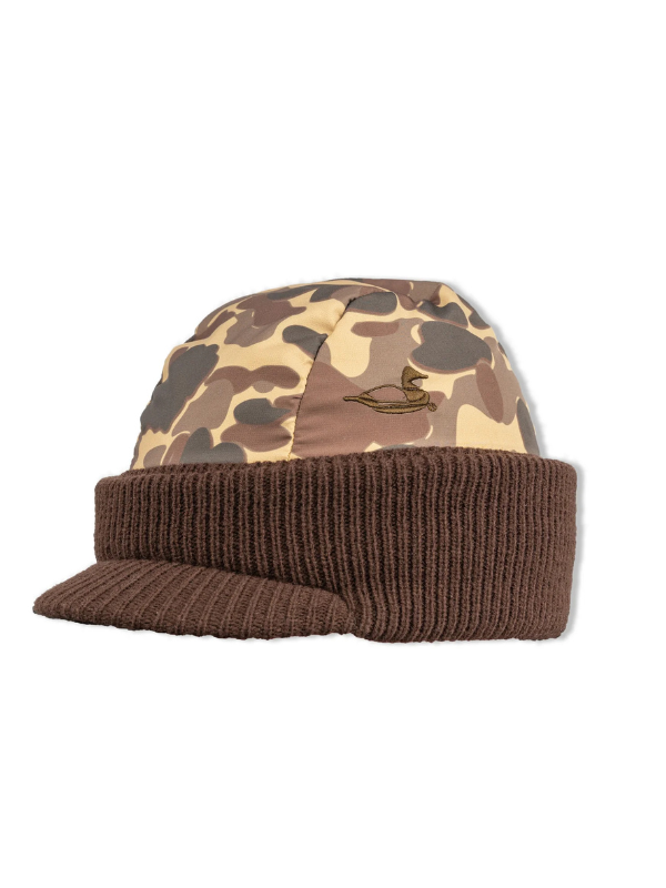 The Jeep Cap features a 100% polyester FrogSkin Camo upper, ensuring durability and a touch of classic style. With its rugged construction, this cap is ready to withstand the rigors of the field. The polyester insulation provides warmth and comfort, keeping you cozy even in the harshest weather conditions.