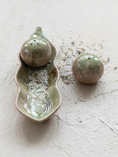 Green Peas in a Pod Shaped Salt & Pepper Shakers, Set of 3 glazed