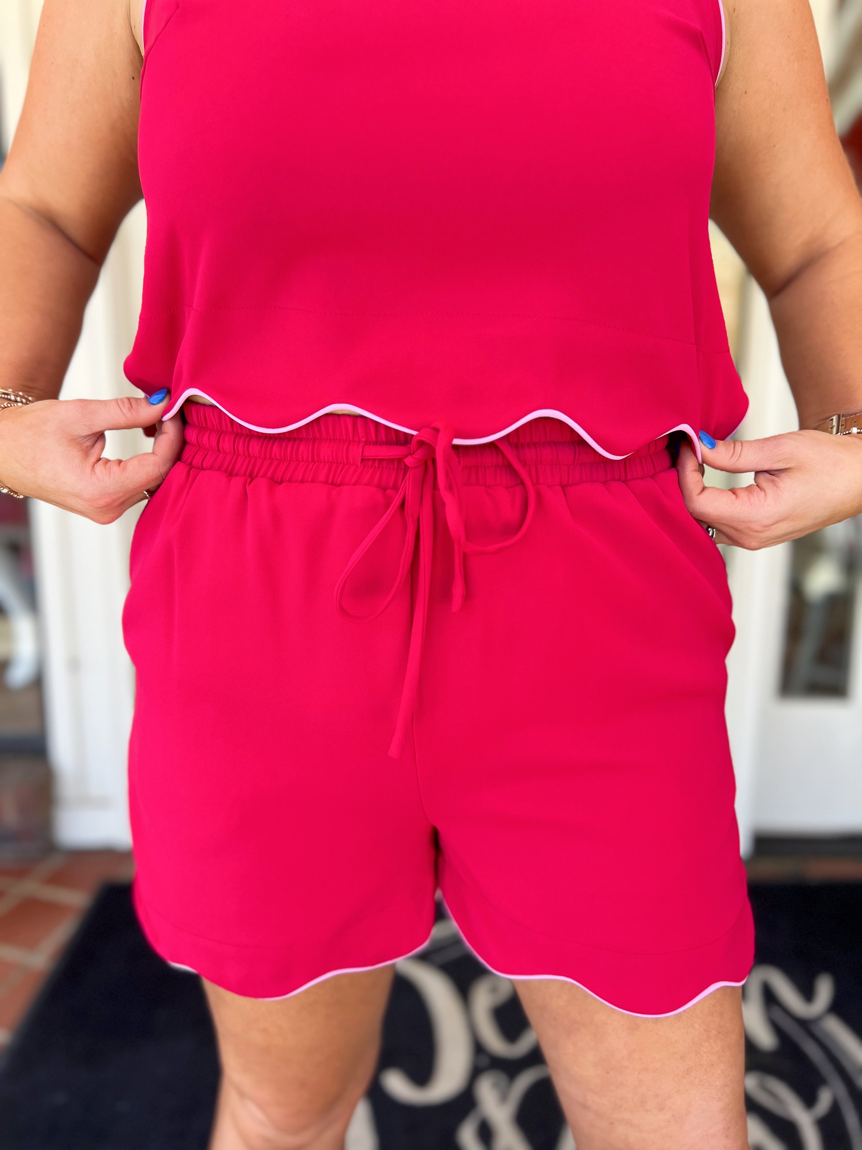 The Scarlett Shorts in Fuchsia