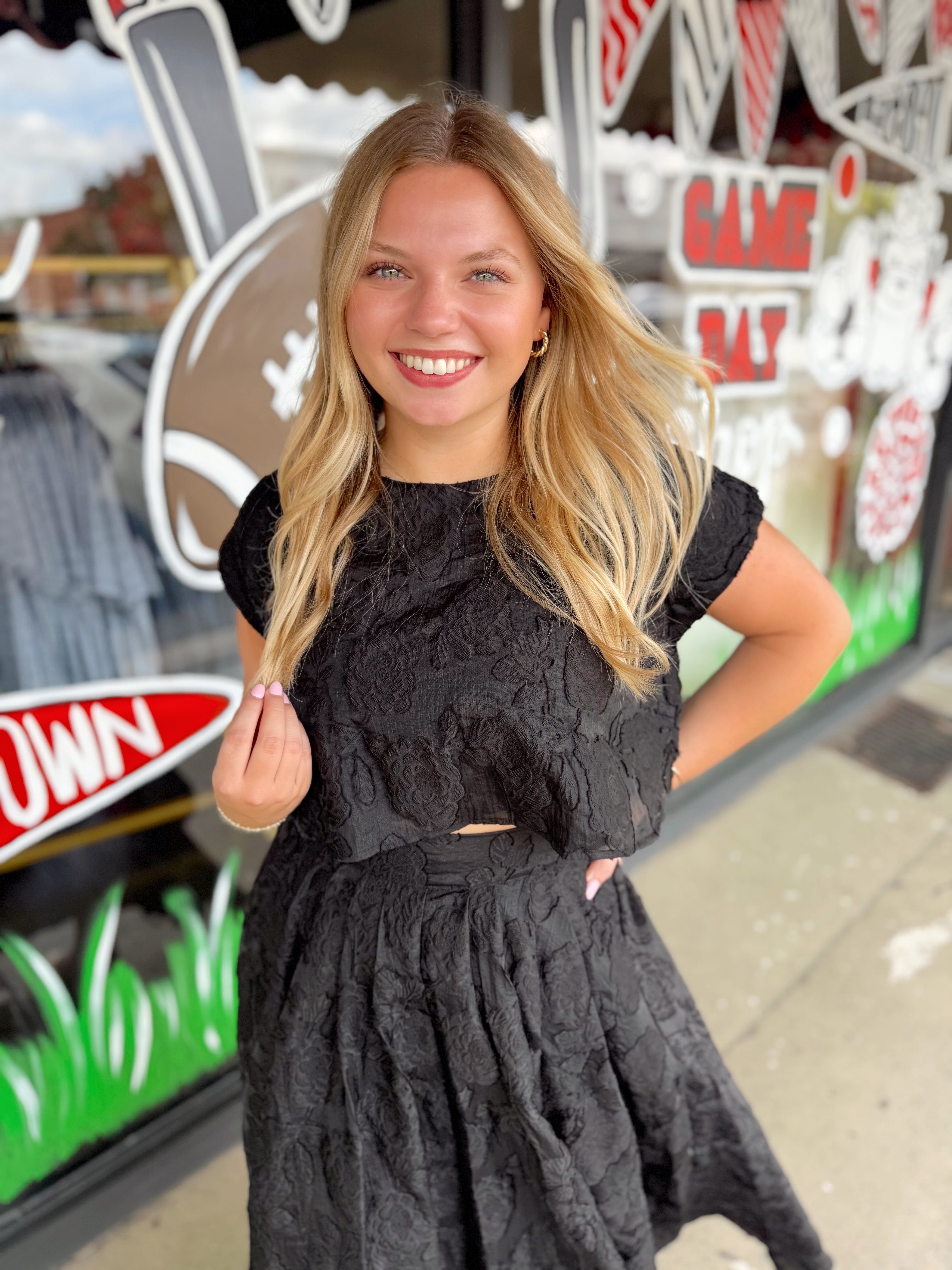 Calling The Dawgs Top