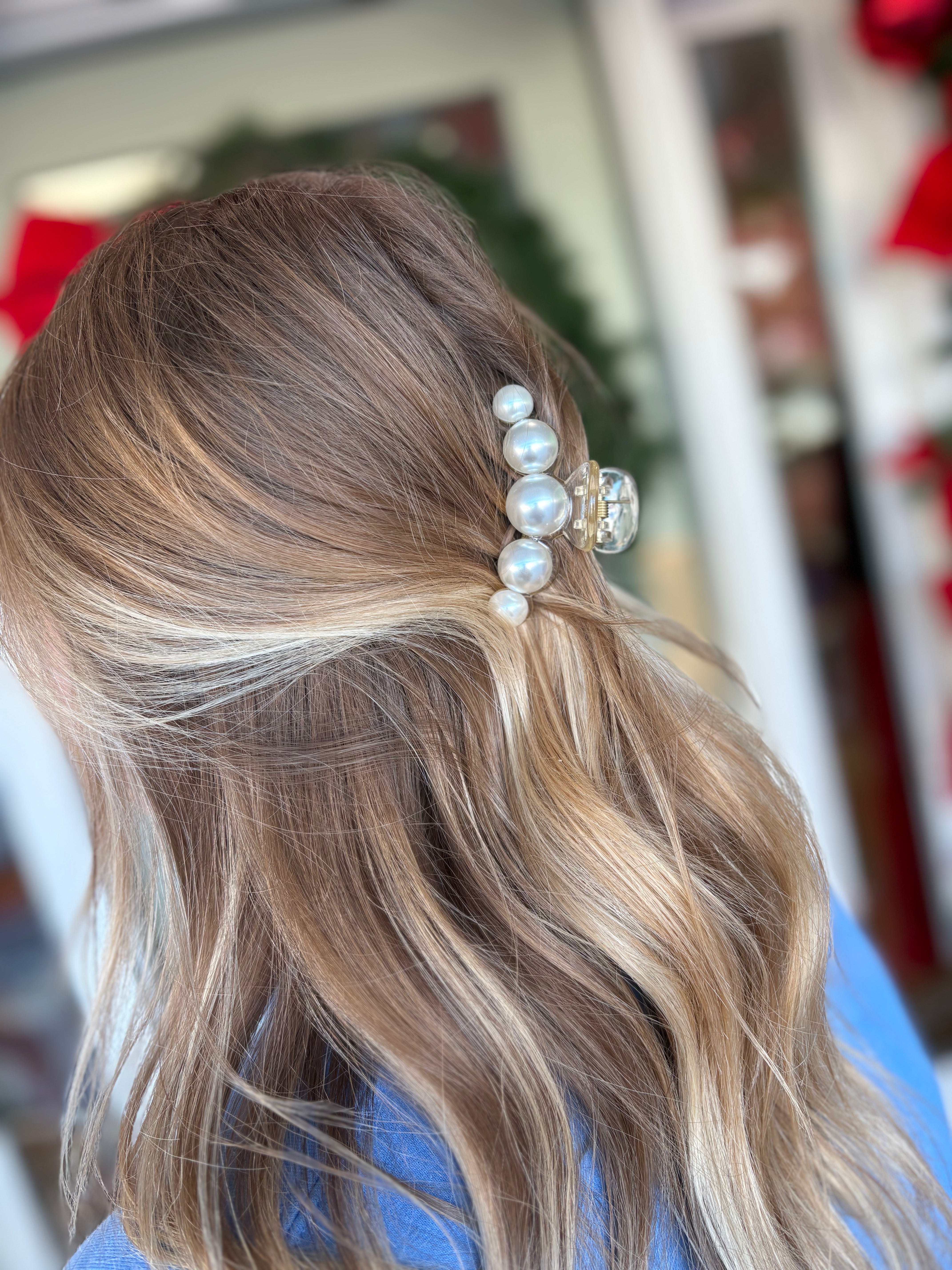 The Alyssa Small Pearl Claw Clip