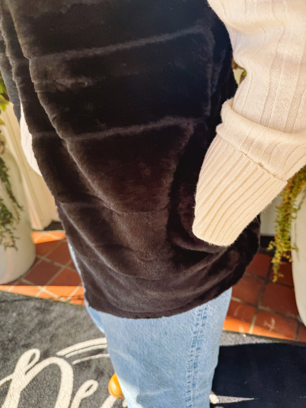 The Black Theodora Faux Fur Vest (S-XL)