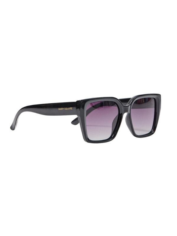 Kylie Sunglasses in Black mary square chic style summer beach