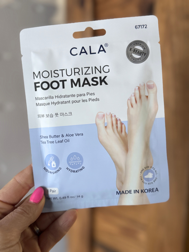 foot mask with hydrating oils 