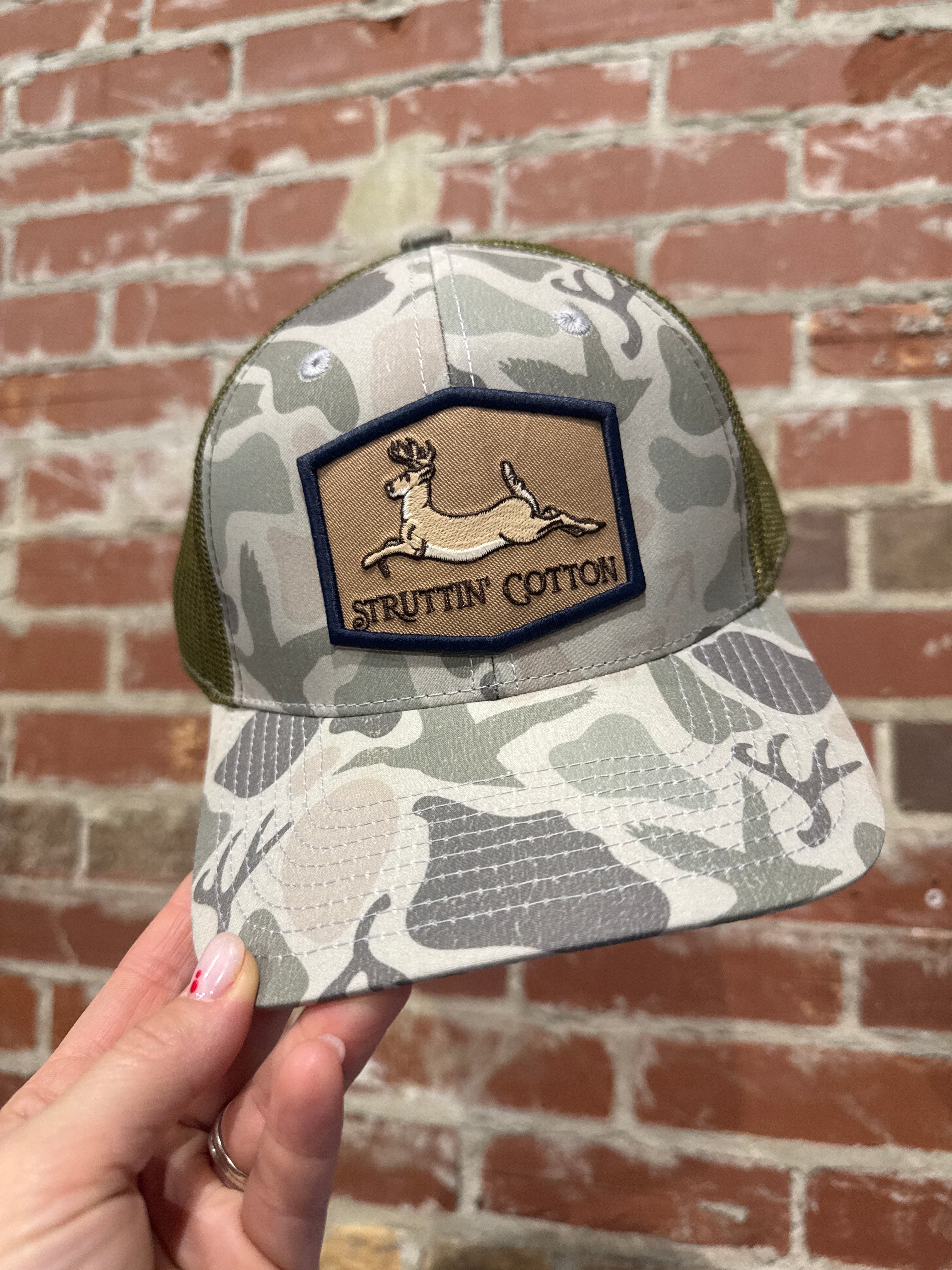 Running Buck Patch Trucker on Washed Standout Camo 