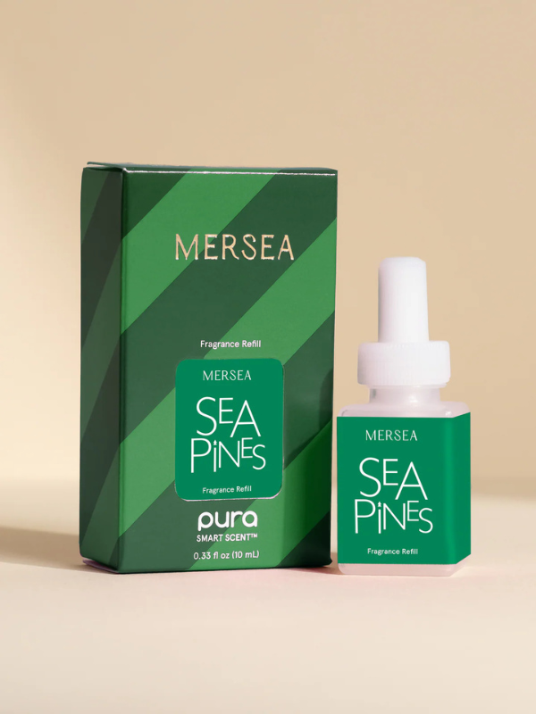 Pura scent with notes of pine, cedar, and balsam