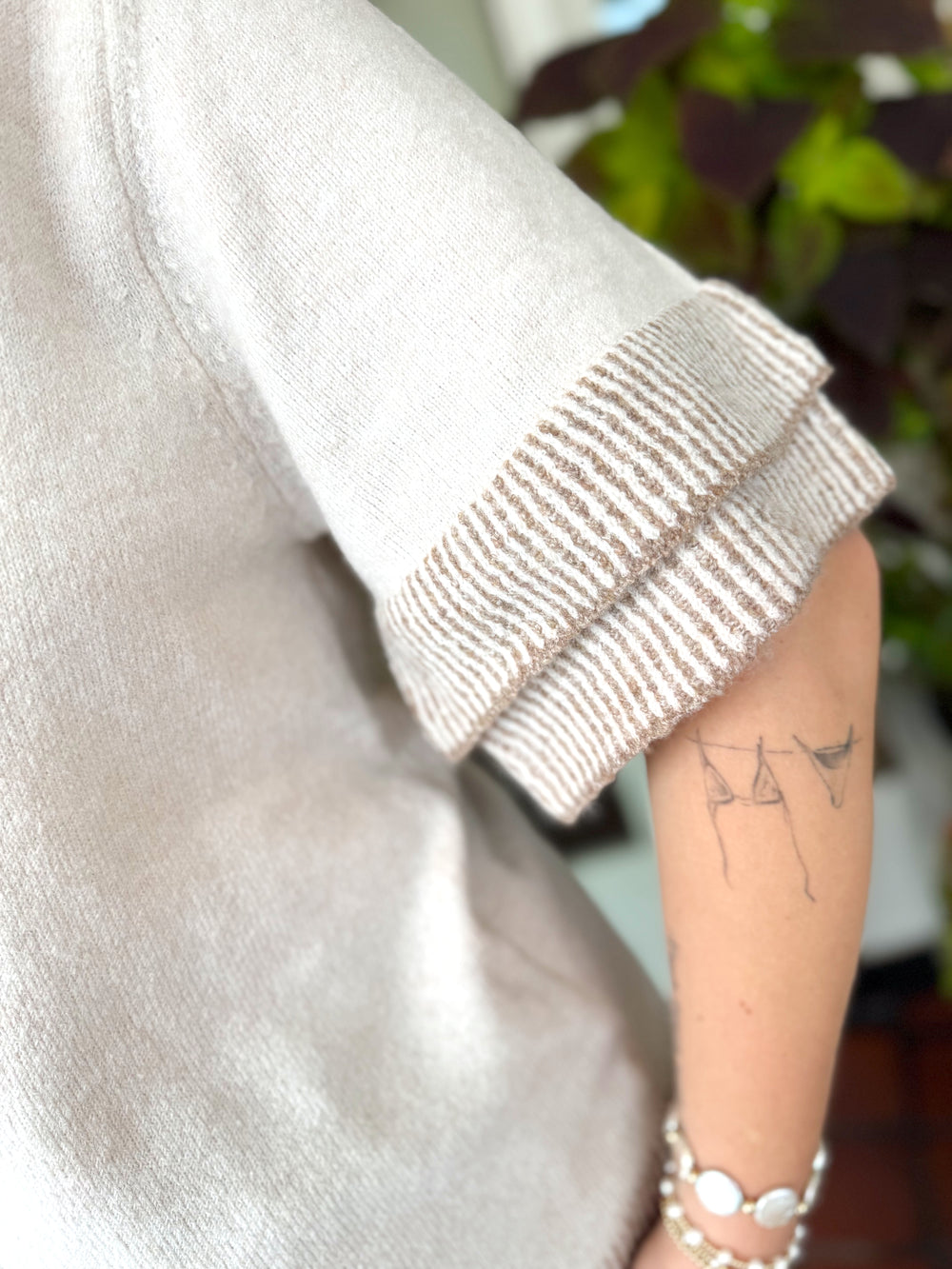 The Goldie Ruffle Sleeve Top (S-L)