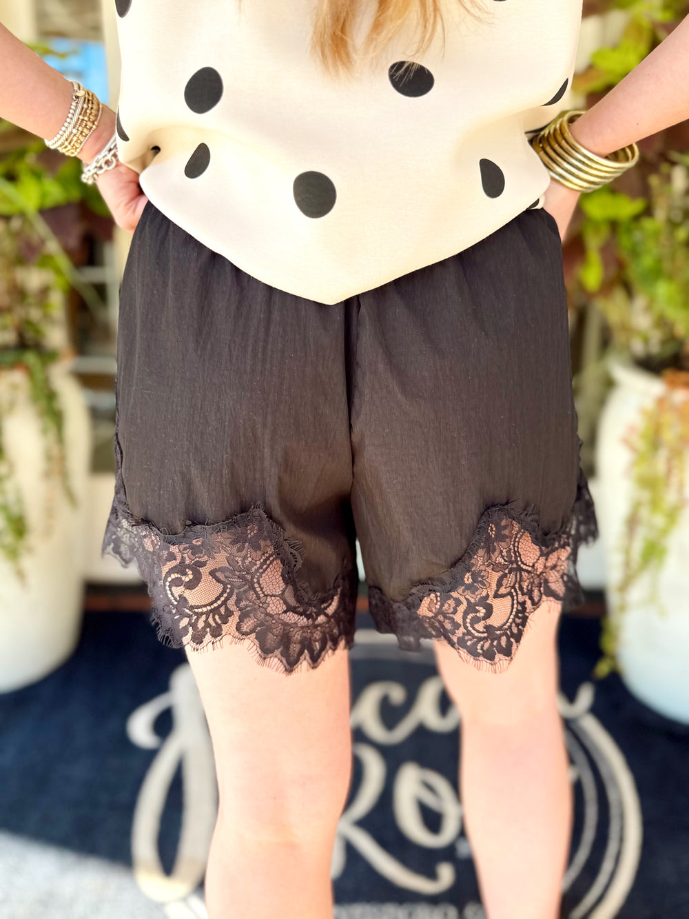 The Kellyn Lace Shorts (S-L)