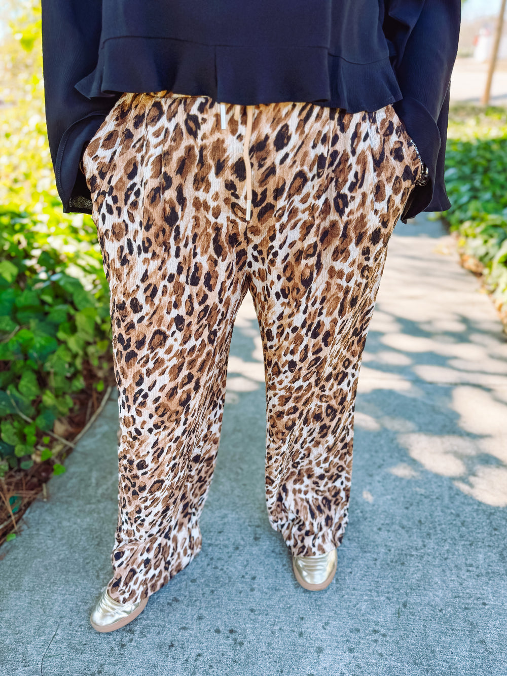 Leopard wide leg pants with elastic waist 