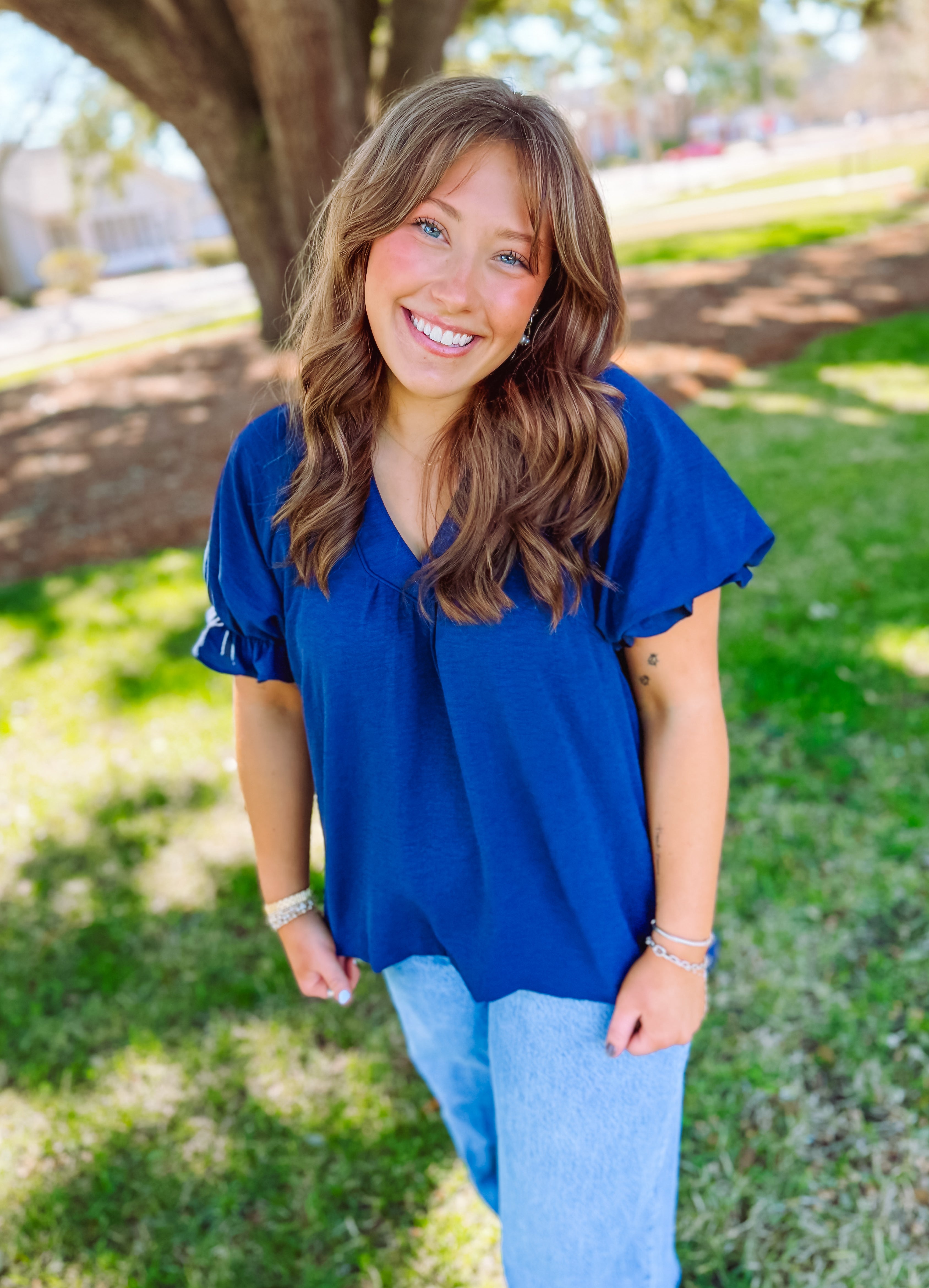 Ruffle v-neck puff sleeve top 