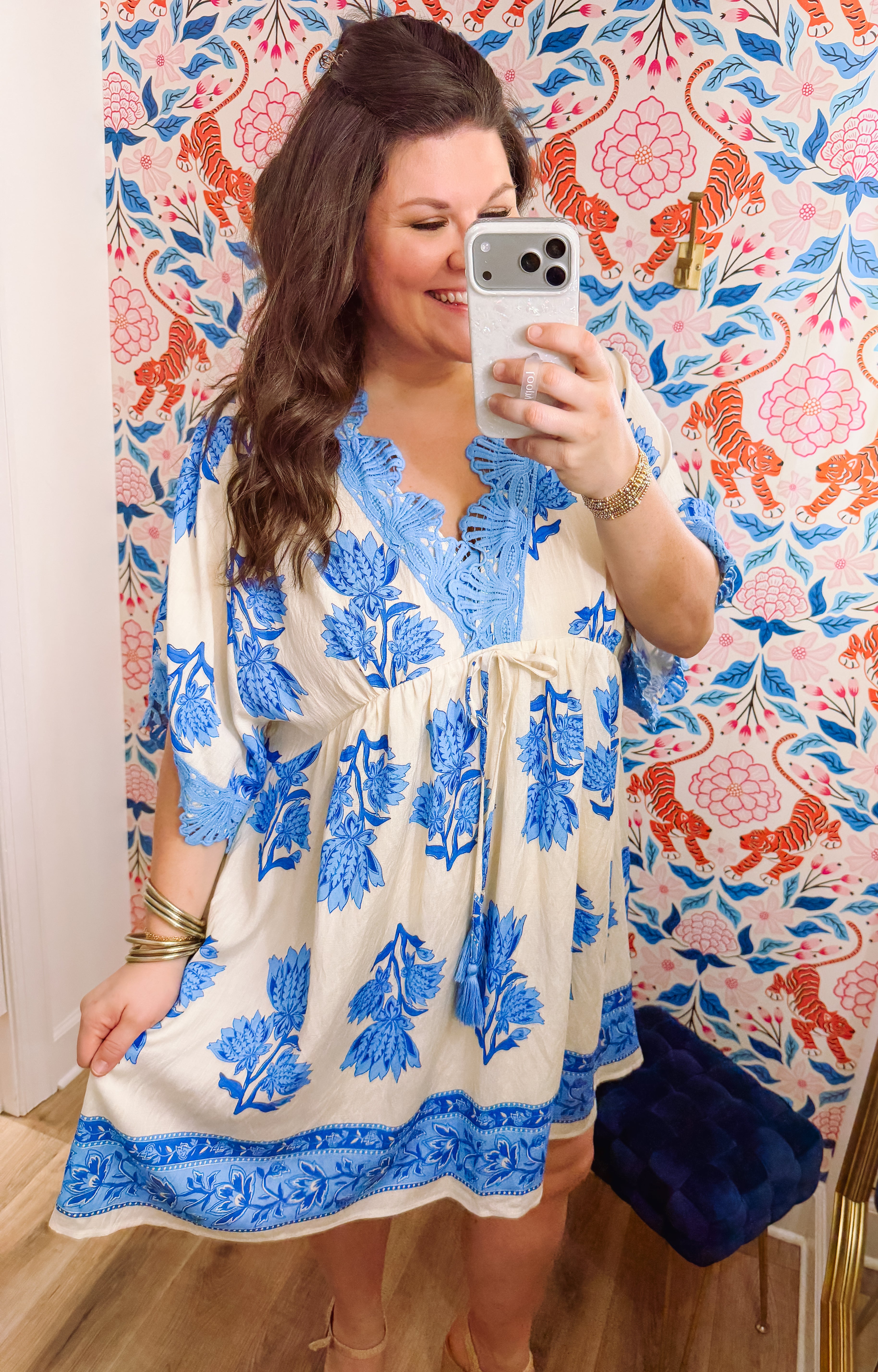 Blue abstract print v-neck dress with lace applique