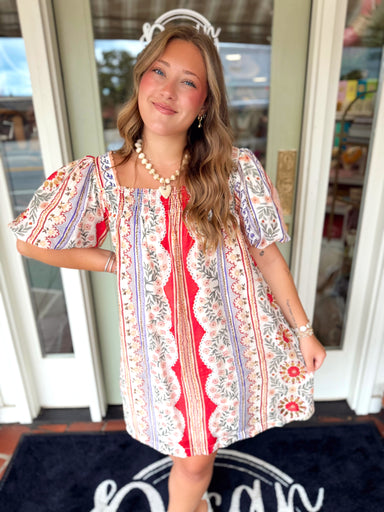 Coloful floral dress with a square neckline 