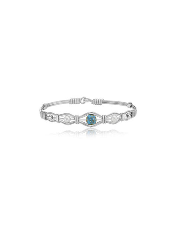 Silver wire bracelet with pearls and a colorful stone in the middle by ronaldo
