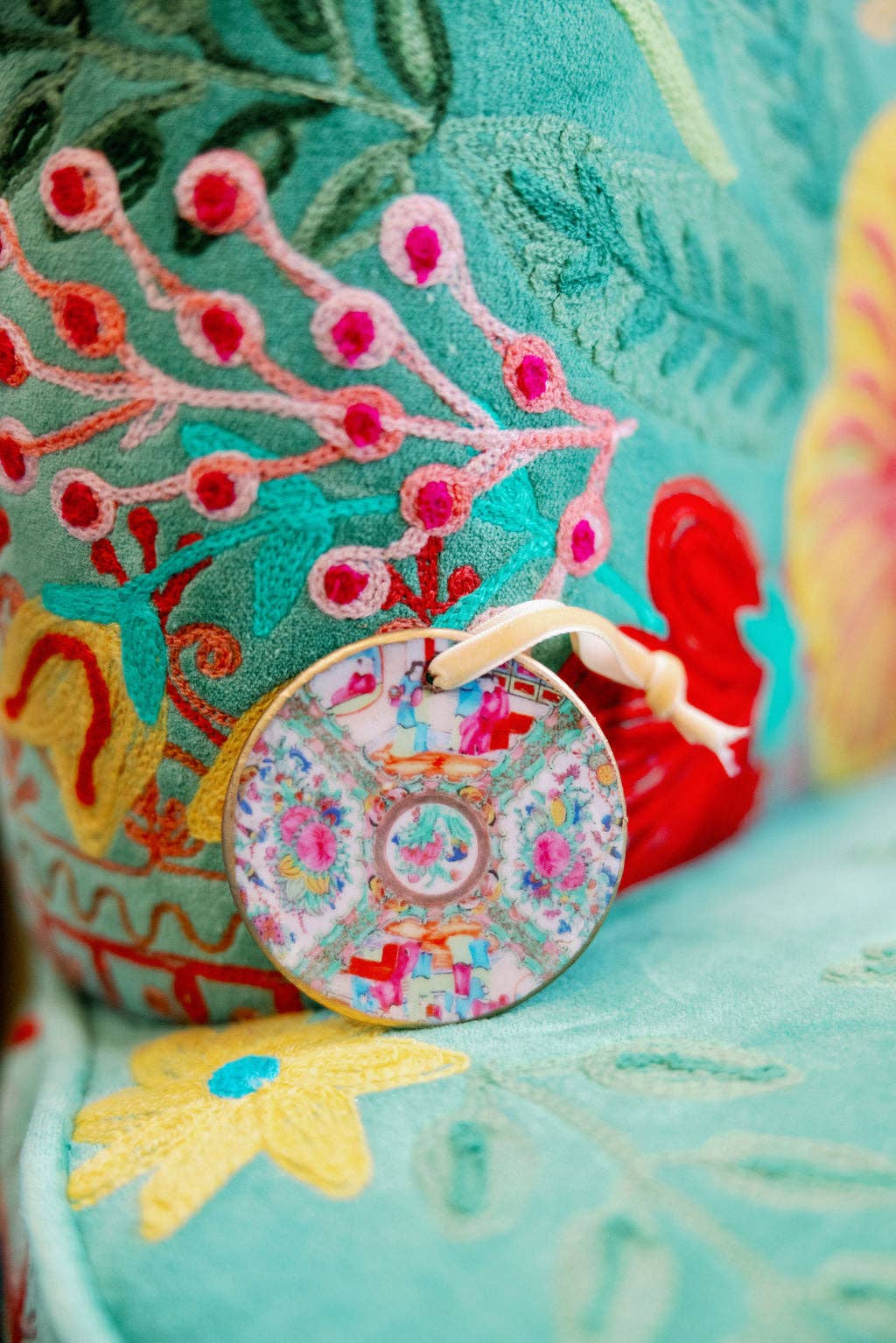 Rose Medallion Oyster Ring Dish