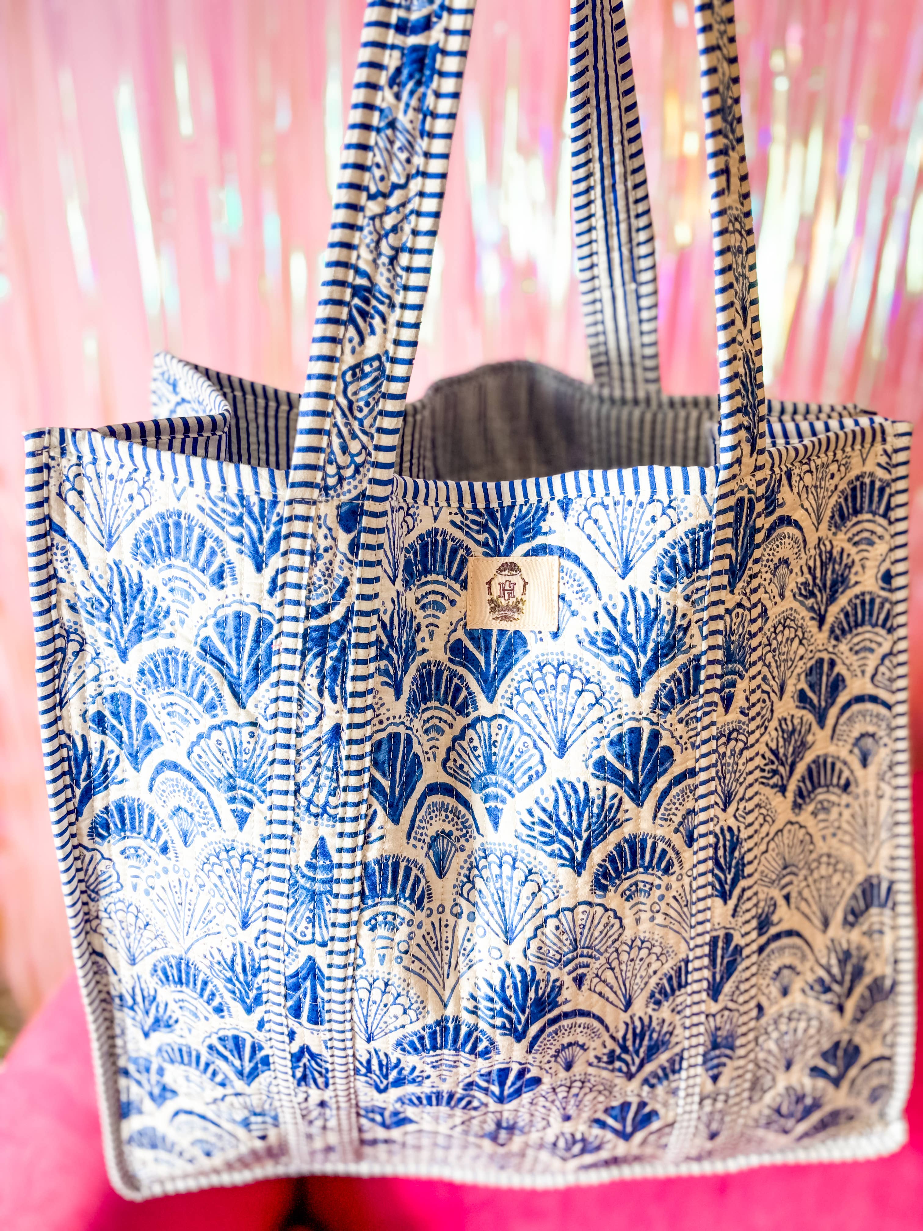 Calico Scallop Quilted Tote Bag 