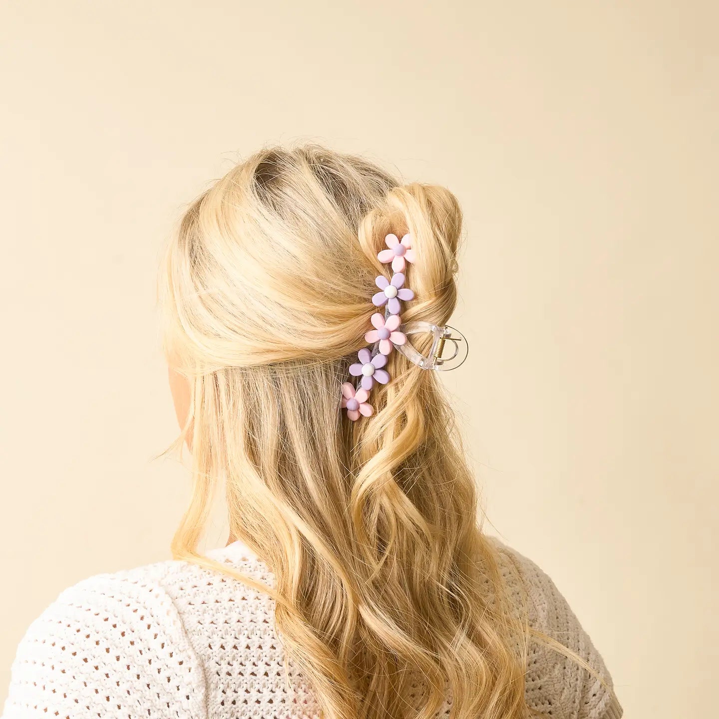 The Daisy Claw Clip in Dreamy Purple