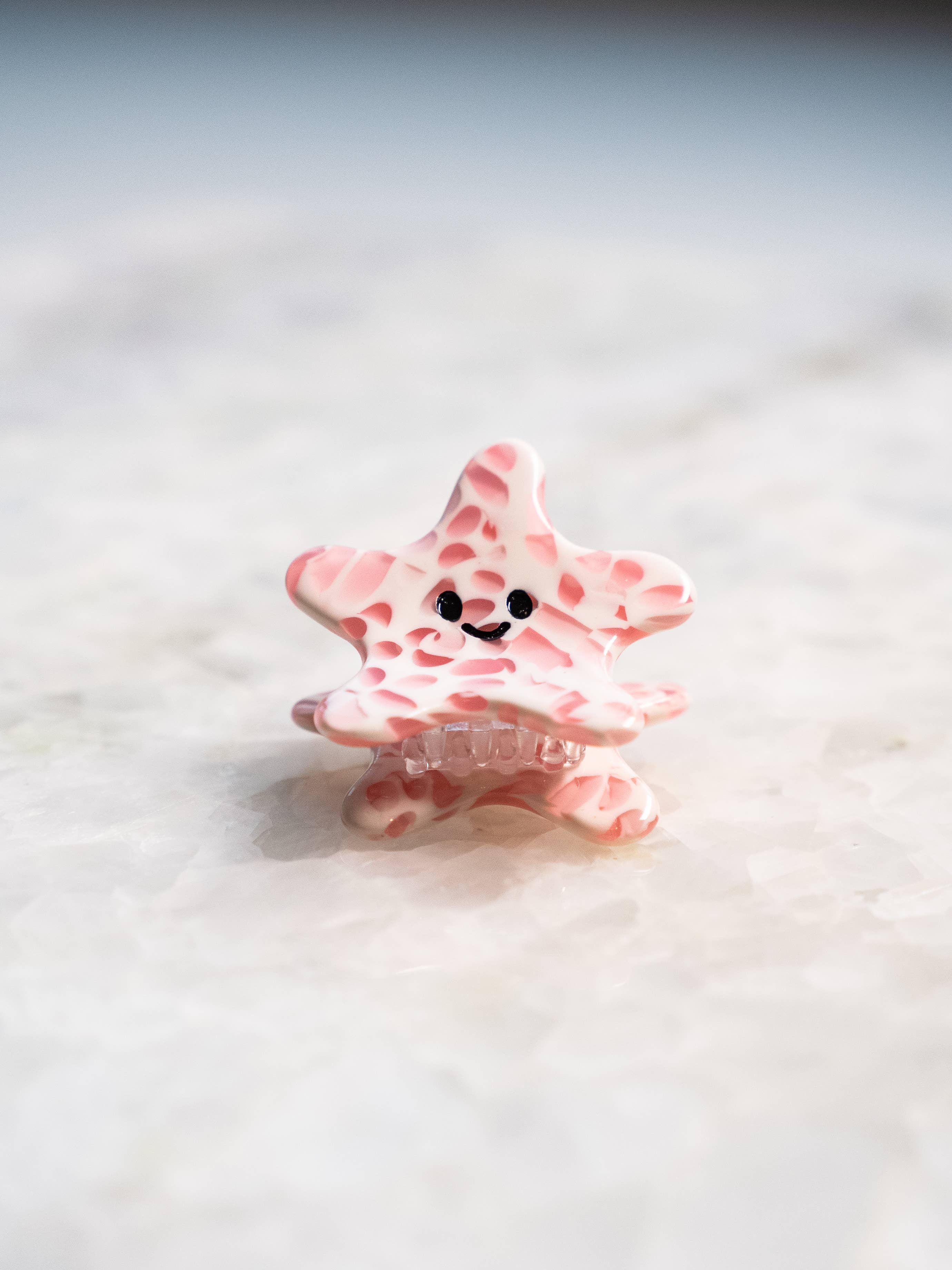 Pink star-shaped hair clip