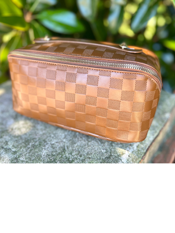 Viral Cosmetic Case in Brown